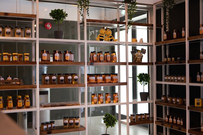 30-Minute Guided Honey Tasting Activity in Melini - Clean, organized, and built for tasting