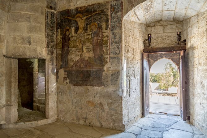 Ancient Kourion, Kolossi Castle, Omodos & Winery Tour from Paphos - Hotel pickup, start time, and how to keep the day painless