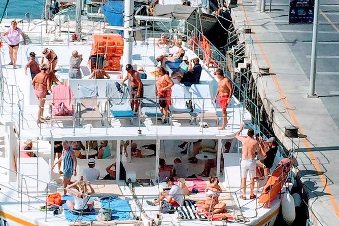 Catamaran Cruise from Limassol - Buffet lunch and unlimited local drinks: the real value