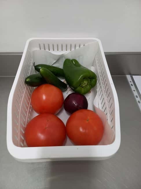 Cyprus: Cooking Class-Makaronia Fournou,Tzatziki&Greek Salad - Who this cooking class is best for