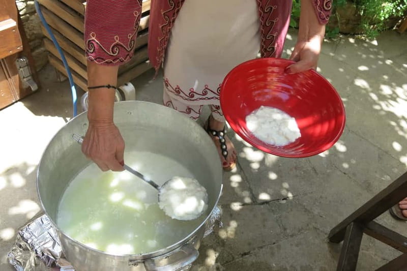 Cyprus: Mountain Towns and Cheesemaking Day Trip with Brunch - Brunch and cheese tastings: eat like you mean it