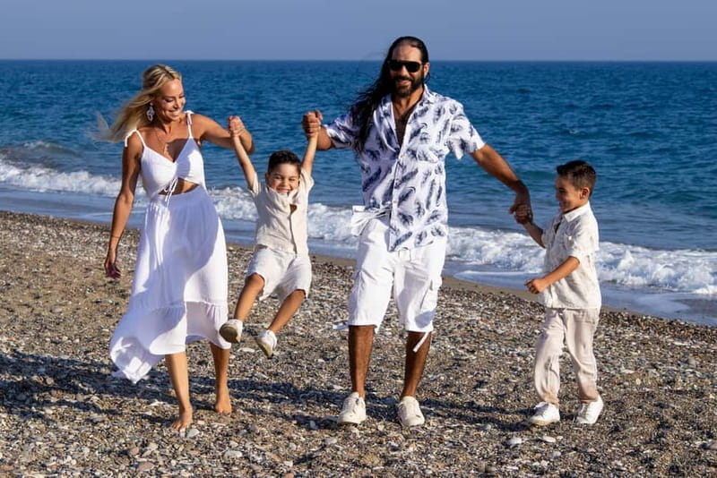 Cyprus: Private Photo Session with Professional Photographer - Families: how to get great shots with little ones (without drama)