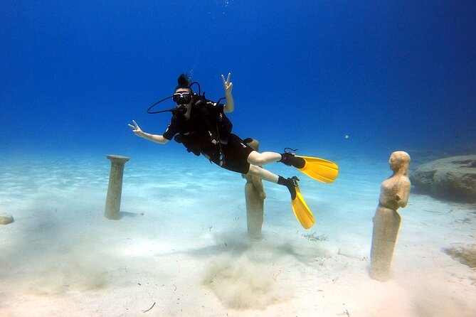 Discover Scuba Diving for Beginners - Shallow Water Practice: Skills You Need Before Going Under