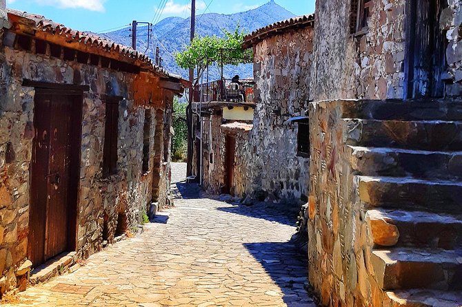 FAB Private Customized Tours Cyprus from Larnaca city - Food on the Ground: Included Brunch, Snacks, and Bottled Water