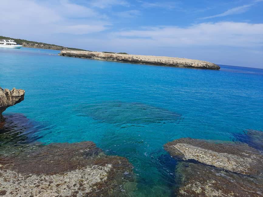Jeep safari in French, English to Akamas, Gorge, Donkey Farm - Banana plantation in Paphos: a local start that teaches you scale