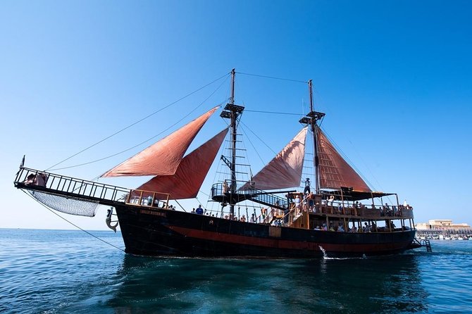 Jolly Roger | Pirates Adventure Cruise - The On-Board Show: Pirates, Magic, and the Crew’s Energy