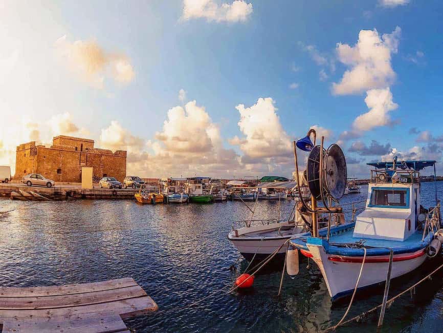 Limassol: Private Tour to Paphos - Paphos Castle and the harbor promenade: walking, lunch, and shopping time