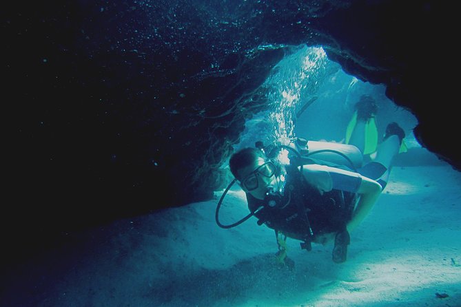 Local Guided Dives (for certified/licensed divers) - Meeting at Poseidon centre and handling paperwork the right way