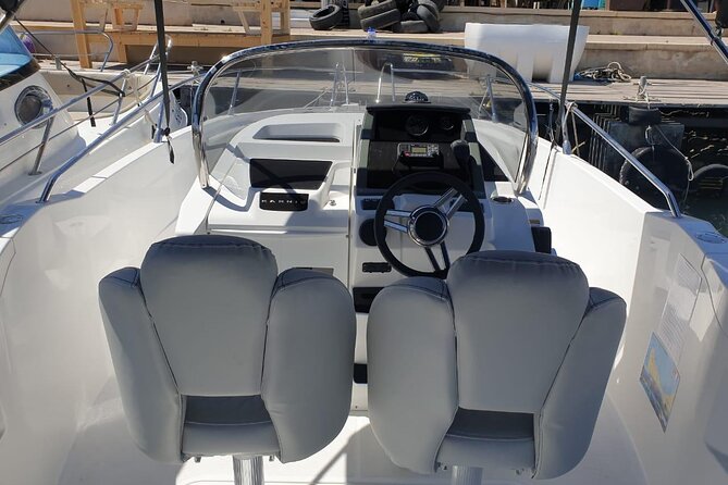 Luxury Karnic SL701 Boat with driver to Blue Lagoon & more - Luxury Karnic SL701: what makes this a real step up