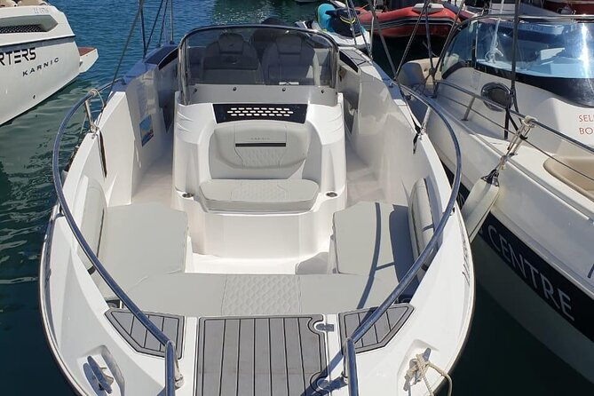 Luxury Karnic SL701 Boat with driver to Blue Lagoon & more - Blue Lagoon: the stop everyone plans around