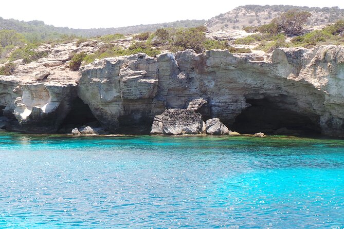 Luxury Karnic SL701 Boat with driver to Blue Lagoon & more - Manolis Caves: dramatic coastline time without the whole-day hike