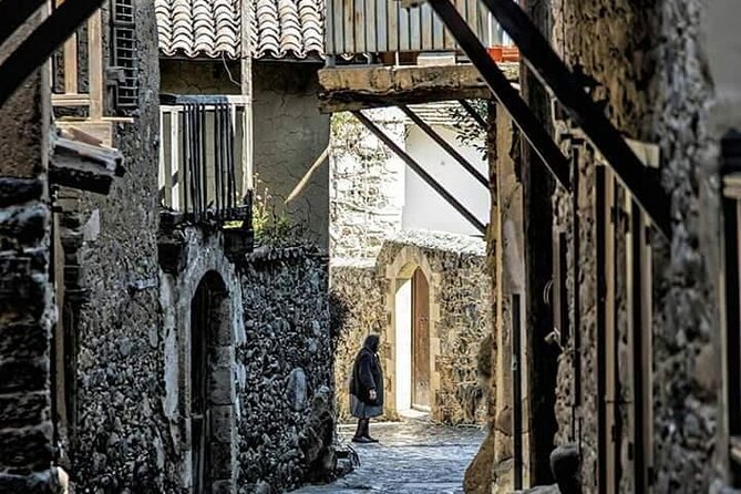 Mini Mountain Jeep Safari - Stop 3: Lythrodontas Village, Coffee in the Squares, and Local Mingle Time