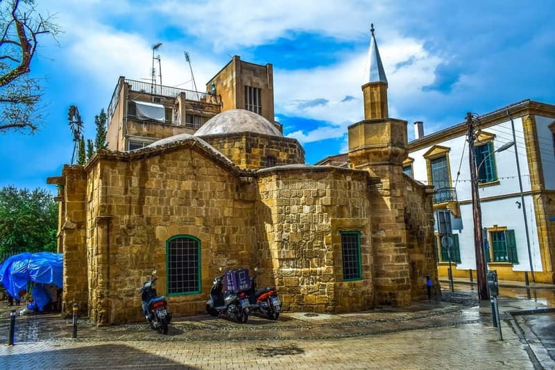 Nicosia: Private City Discovery Walking Tour - What the guides do best: flexibility and clear connections