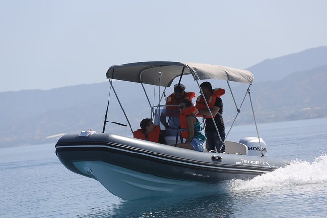No Licence Private Self Drive Boat to Blue Lagoon +masks&snorkels - Boat handling and what “self-drive” really means