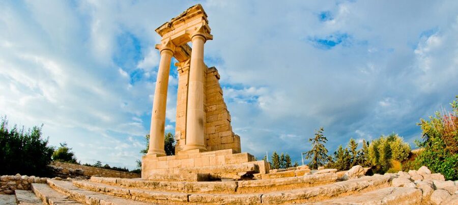 Paphos: Aphrodite's Birthplace, Lefkara & Kourion Day Trip - Petra tou Romiou and the Birthplace of Aphrodite: where myth meets the sea