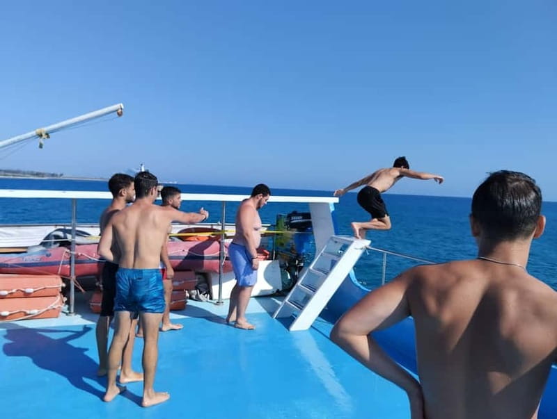 Paphos: Glass Bottom Boat Trip with Swimming or Snorkeling - Comfort, Showers, Bathrooms, and the Stuff You Should Bring