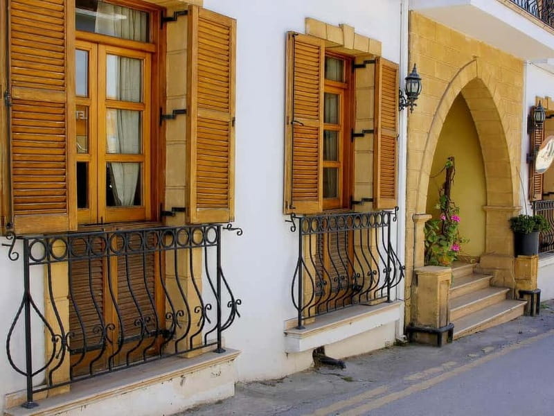 Paphos: Kyrenia, St. Hilarion Castle & Bellapais Abbey Tour - Kyrenia Old Town and the Harbour Break You’ll Actually Enjoy