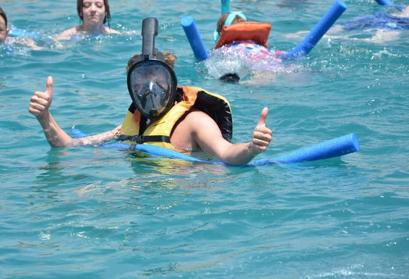Paphos: Wave Dancer Half-Day Cruise with BBQ and Open Bar - Live singers and the host: entertainment that ranges from funny to party mode