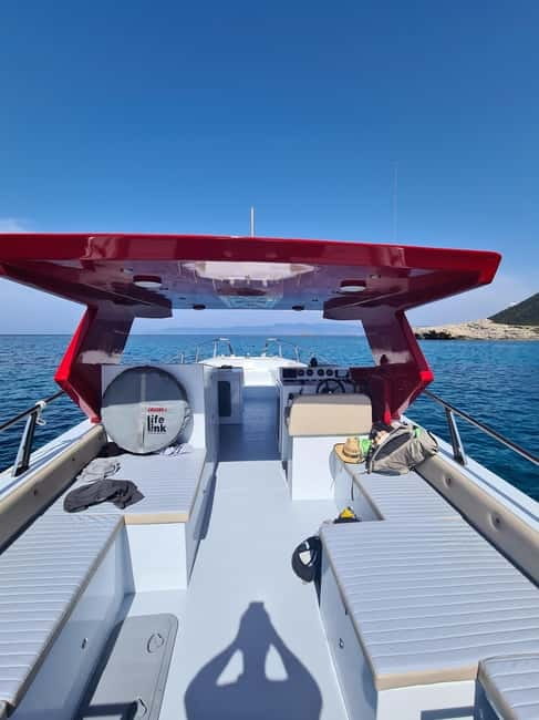 Private Snorkeling Cruise – Explore Fish & Hidden Seabeds - On board the luxury motor catamaran: comfort matters at sea