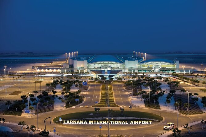 Private Transfer from Larnaca Airport to Nicosia - Flight delays and waiting, handled like an adult