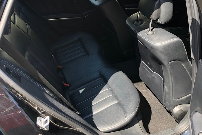 Private Transfer from Larnaca Airport to Paralimni up to 4(pax) in 4 seater Taxi - Flight Delays and Flight Number Details