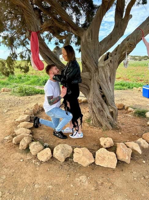Romantic tour for lovers, couples or friends - Tree of Lovers Ribbon Ritual, Prosecco, and the Moment That Sticks
