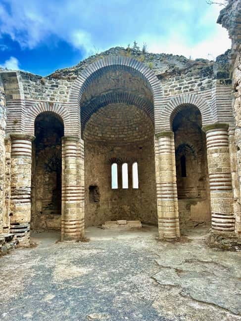 St. Hilarion Castle and Bellapais ruines- with private guide - Key highlights to care about