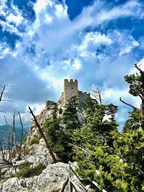 St. Hilarion Castle and Bellapais ruines- with private guide - St. Hilarion Castle, a medieval mountain fortress you can feel
