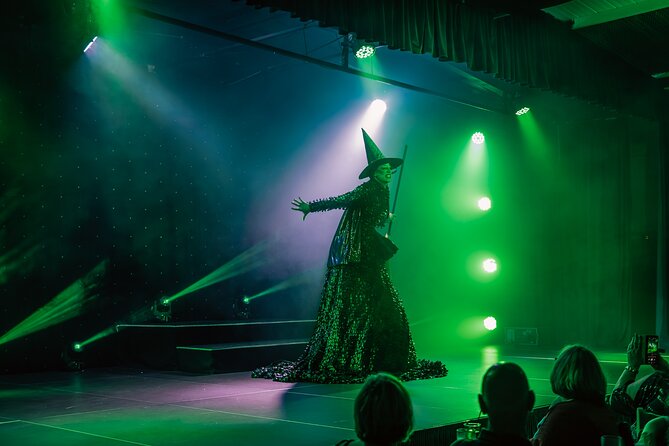 Stardust Variety Dinner Show - A fun Cyprus night out, built for zero stress