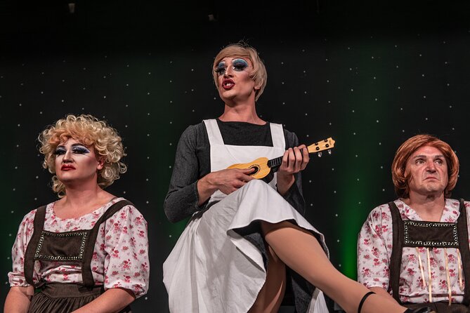 Stardust Variety Dinner Show - Unlimited drinks, and why the timing matters