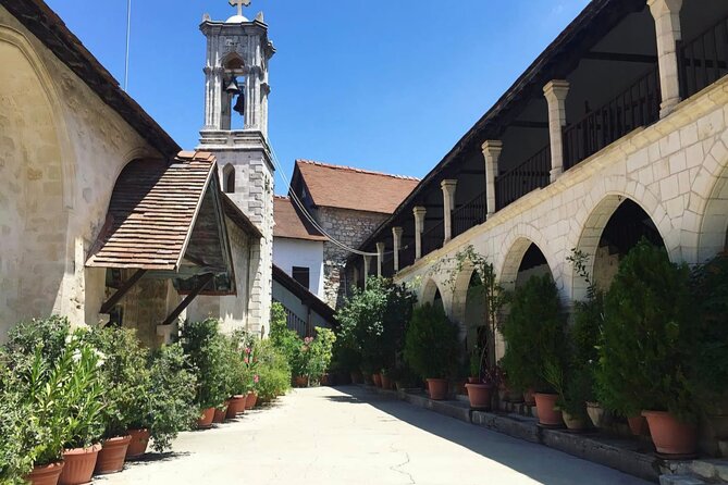 Troodos Mountains, Kykkos and Omodos Bus Tour from Paphos - Chrysoroyiatissa Monastery: Byzantine icons and a wine-country viewpoint