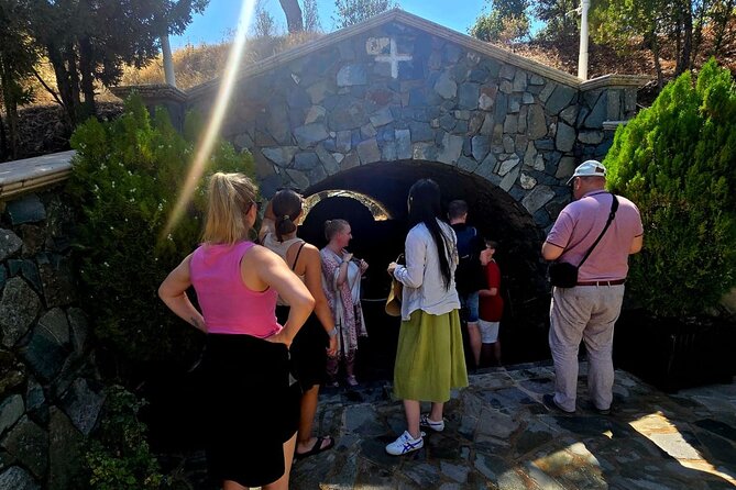 Troodos Mountains, Kykkos and Omodos Bus Tour from Paphos - Throni Shrine and Archbishop Makarios: high views over the island