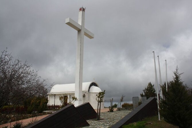 Troodos Peaks & Mountain Flavors Day Tour from Paphos - Throni Shrine and Makarios’ tomb: sweeping views and a short, focused stop