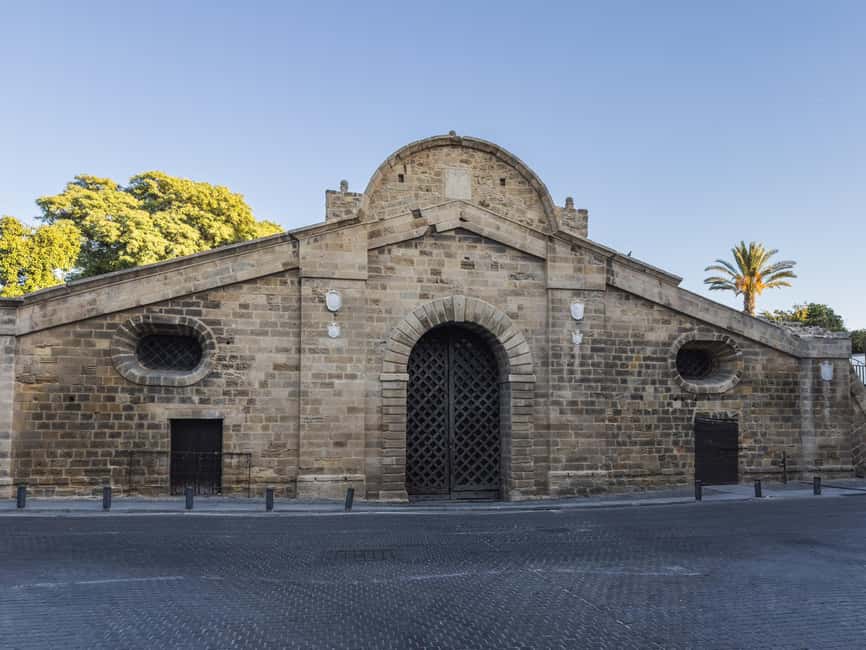 Turkish Landmarks in Old Town Nicosia – Private Walking Tour - Caravanserai and market stops: Kumarcılar Han, Bandabuliya, and Büyük Han