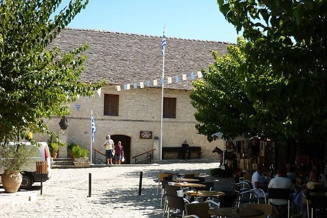 Walk in Omodos alleys & around Kelephos medieval Venetian bridge - What to bring and who this day suits best