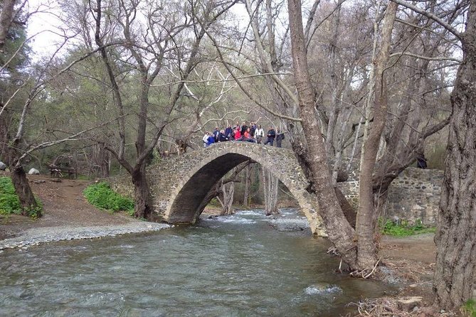 Walk in Omodos alleys & around Kelephos medieval Venetian bridge - Platy Valley walking: choose your route length, from a few km to about 20 km