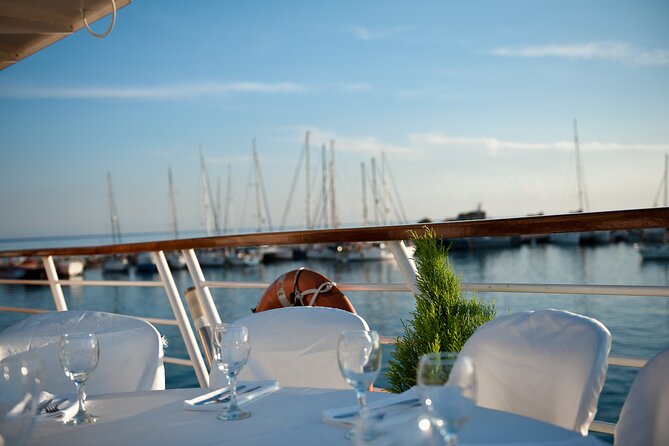 Wave Dancer Fireworks Night Cruise - Dinner on board: what the 3-course buffet actually feels like
