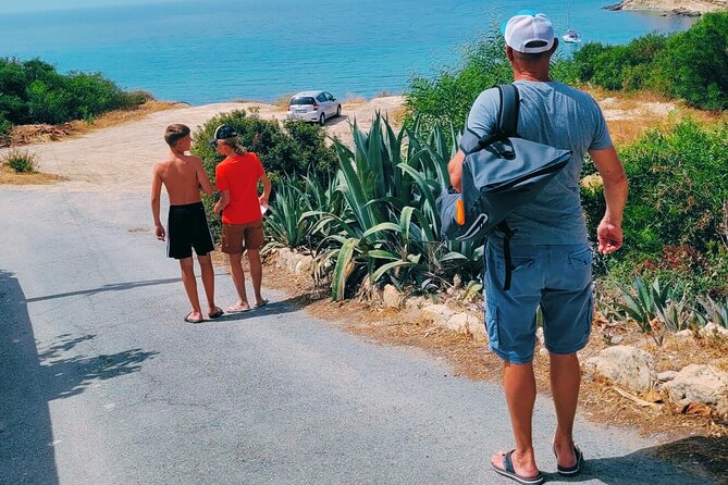 XploreMe! - Coral Bay Scavenger Hunt Outdoor Activity - Riddles, Codes, and That Problem-Solving Twist