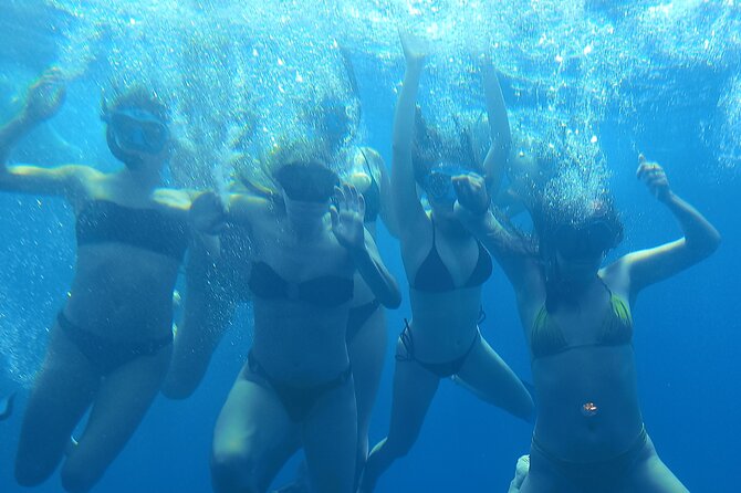 Yellow Semi Submarine Mini Cruise with a Swim Stop - Languages on Board and How That Affects Your Experience